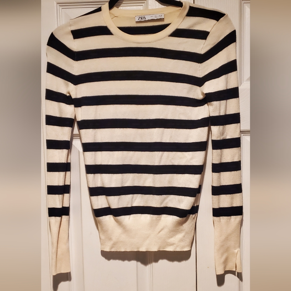 Zara sweatshirt